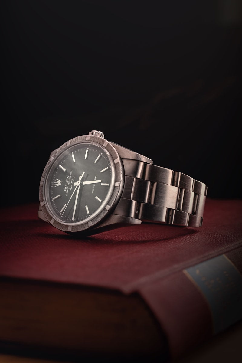 Executive Commander Leather Strap Watch